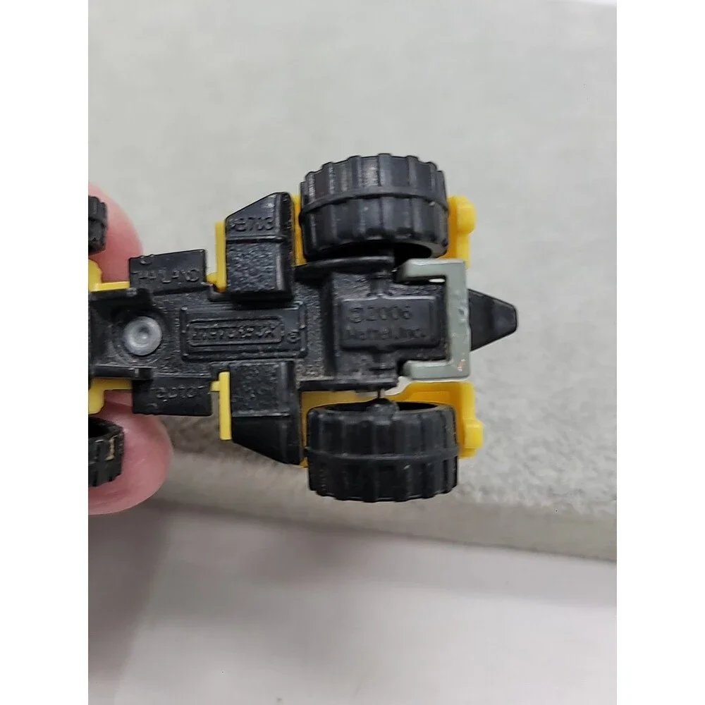 2006 Matchbox  Tractor  MB703 Yellow Toy